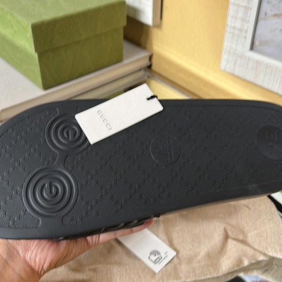 Gucci GG Quilted Rubber slides size 10! - Picture 3 of 7